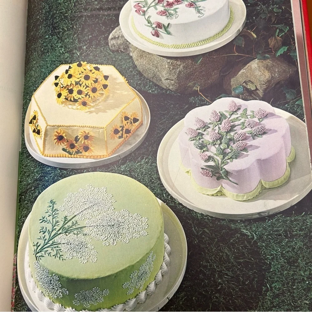 RARE WILTON Cake Decorating - 3 Volume Encyclopedia Set